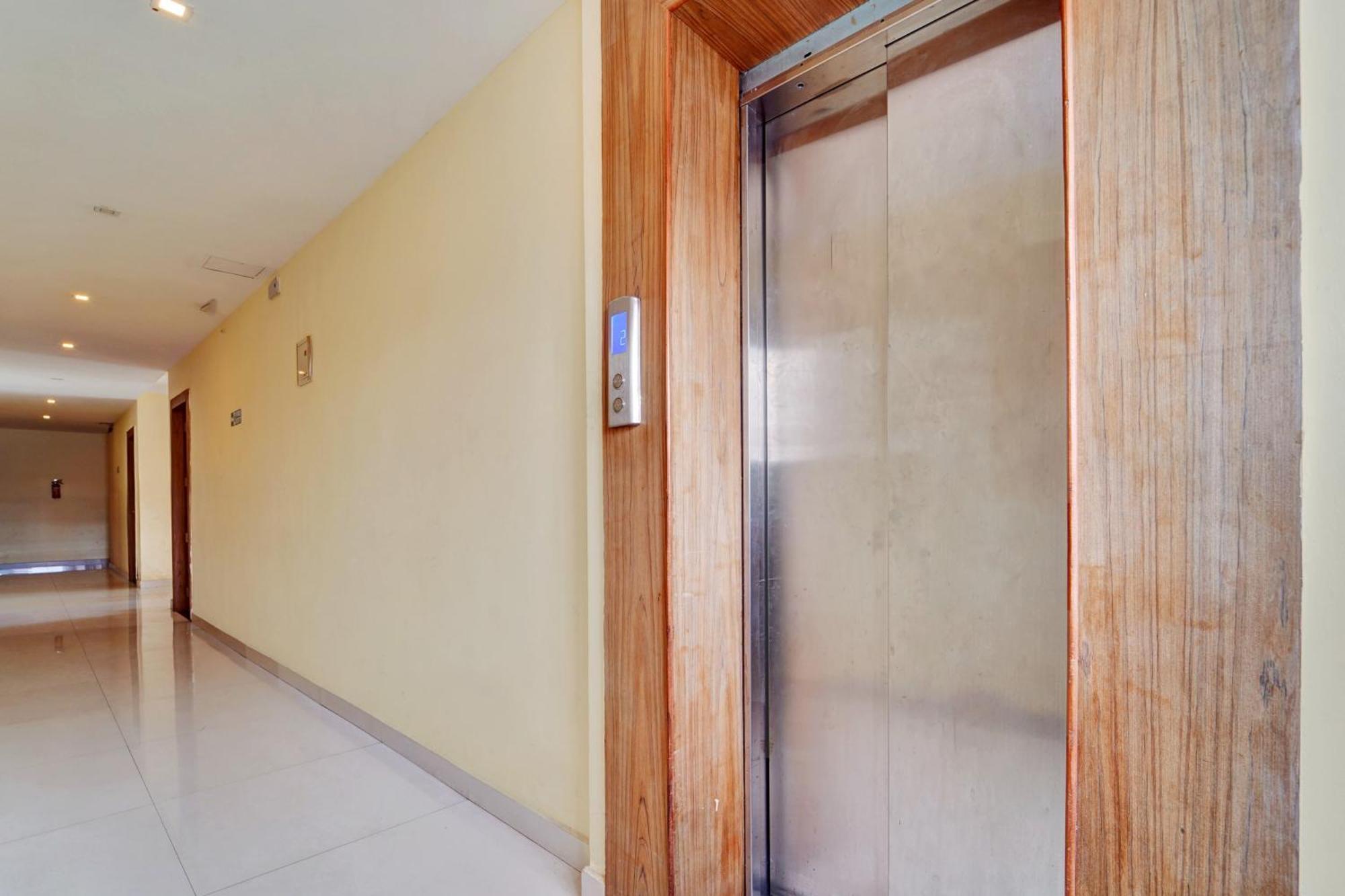 Отель Super Townhouse Ernakulam North Коччи Экстерьер фото