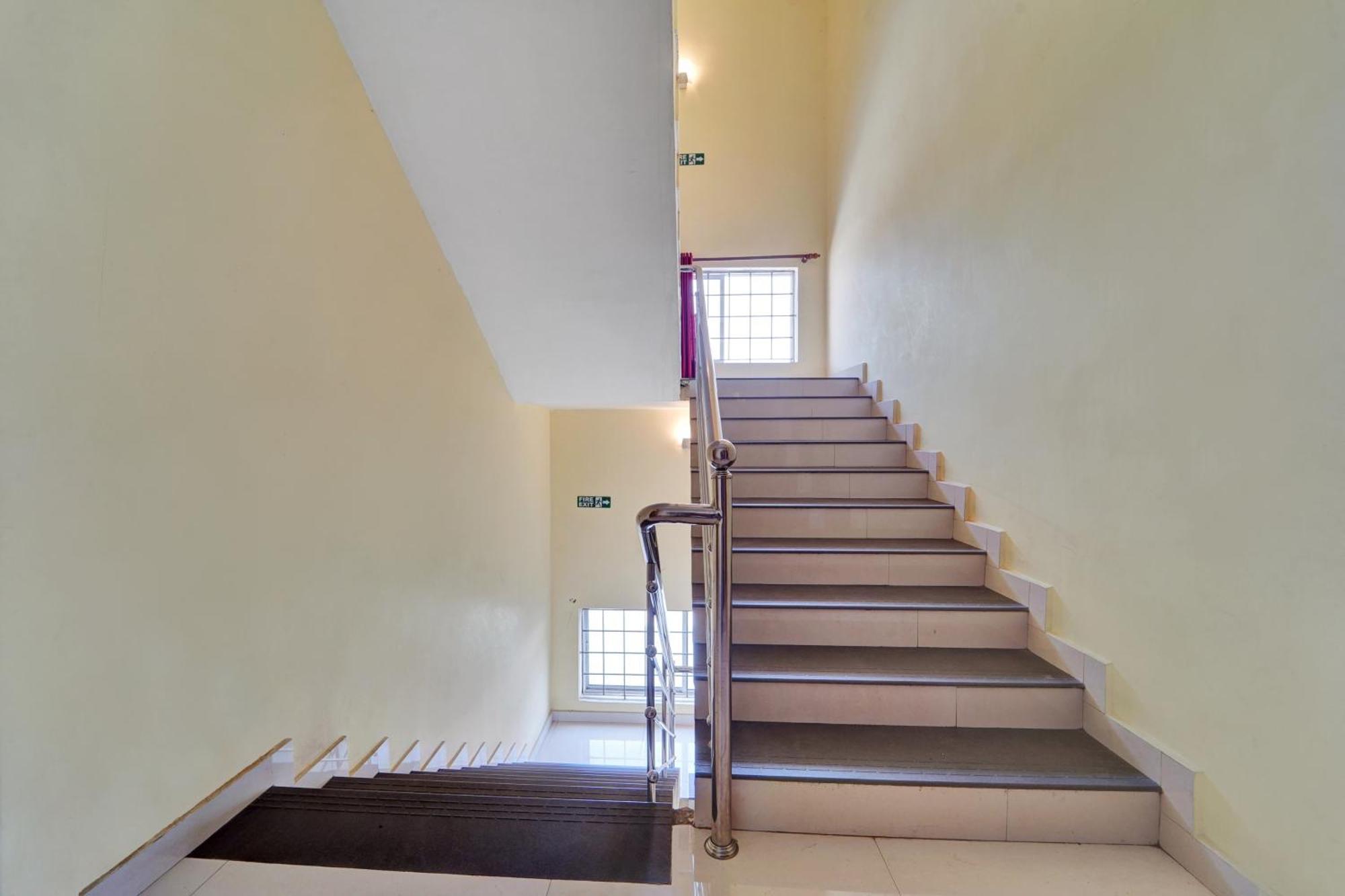 Отель Super Townhouse Ernakulam North Коччи Экстерьер фото