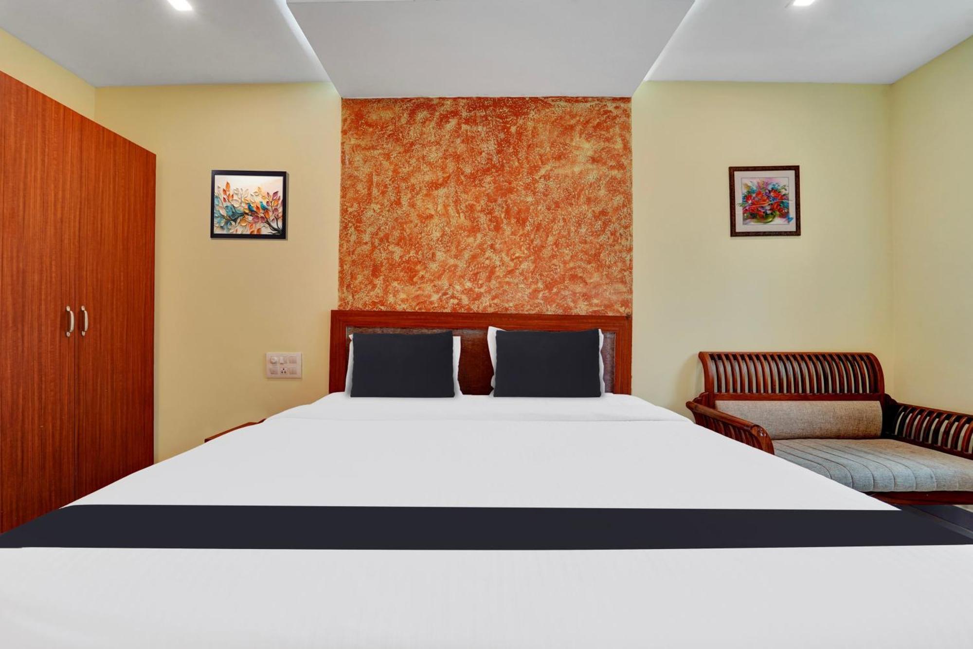 Отель Super Townhouse Ernakulam North Коччи Экстерьер фото