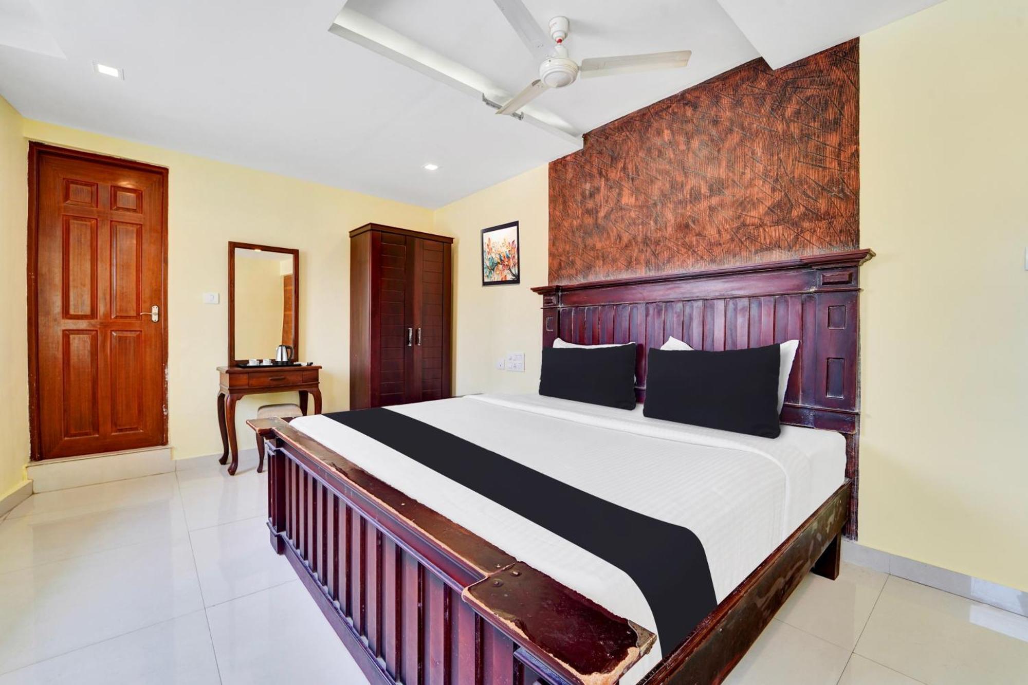 Отель Super Townhouse Ernakulam North Коччи Экстерьер фото