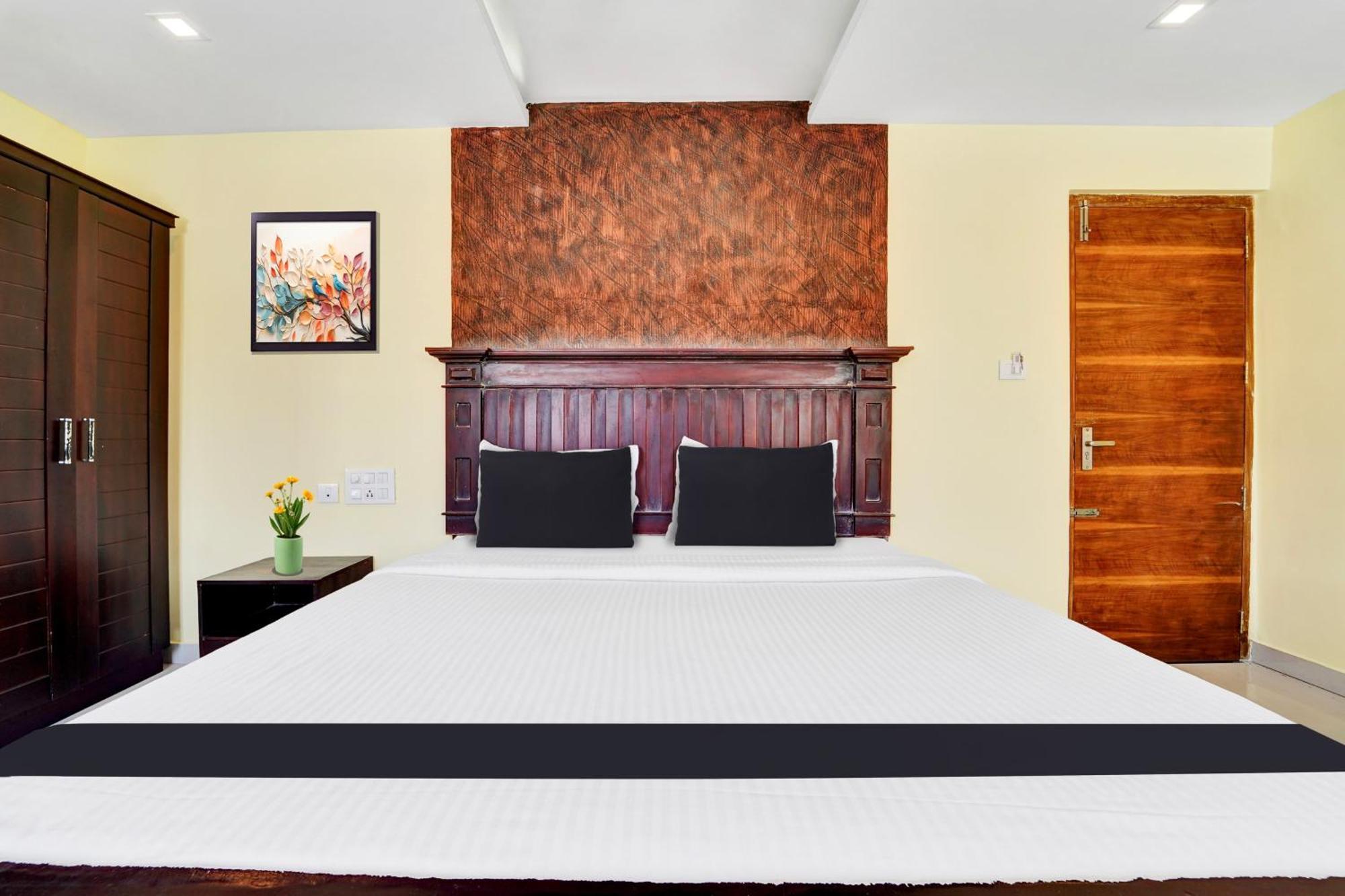Отель Super Townhouse Ernakulam North Коччи Экстерьер фото