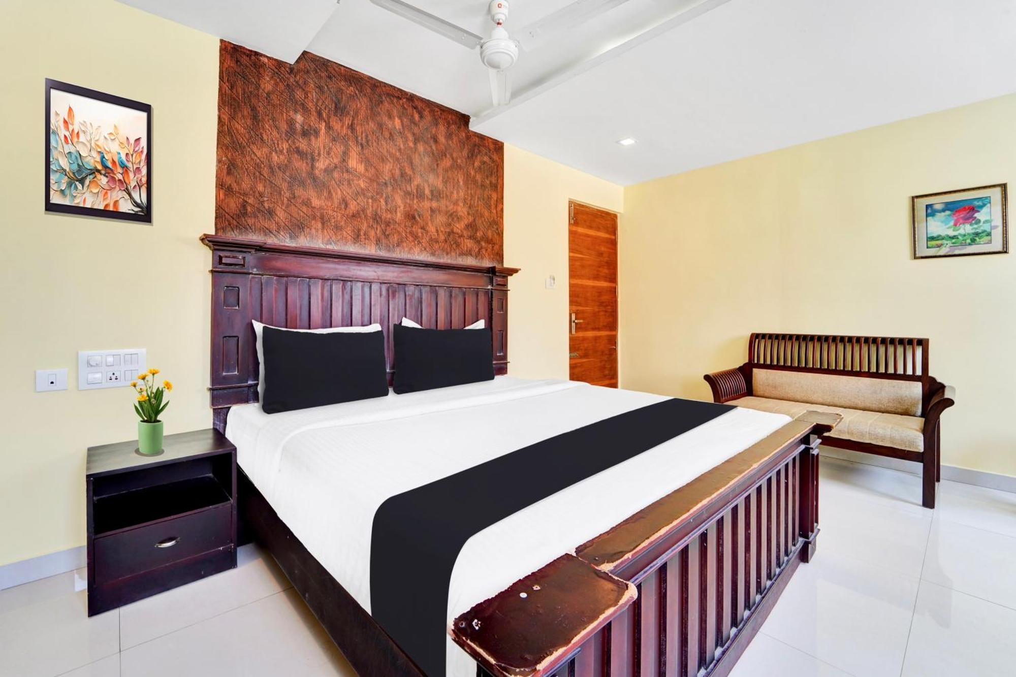 Отель Super Townhouse Ernakulam North Коччи Экстерьер фото