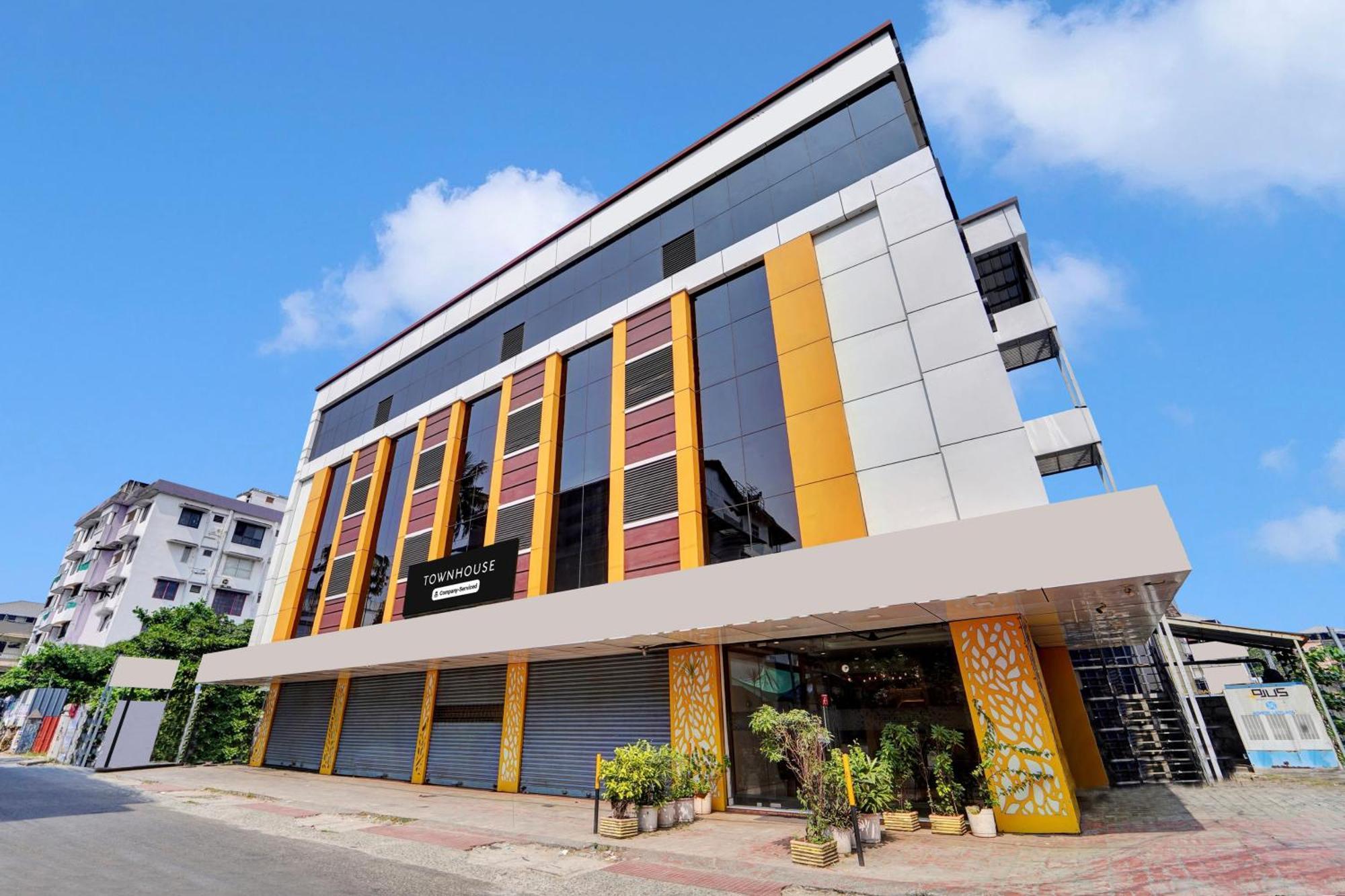 Отель Super Townhouse Ernakulam North Коччи Экстерьер фото