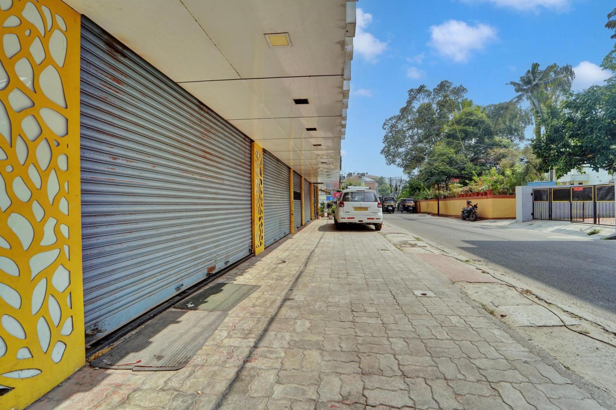 Отель Super Townhouse Ernakulam North Коччи Экстерьер фото