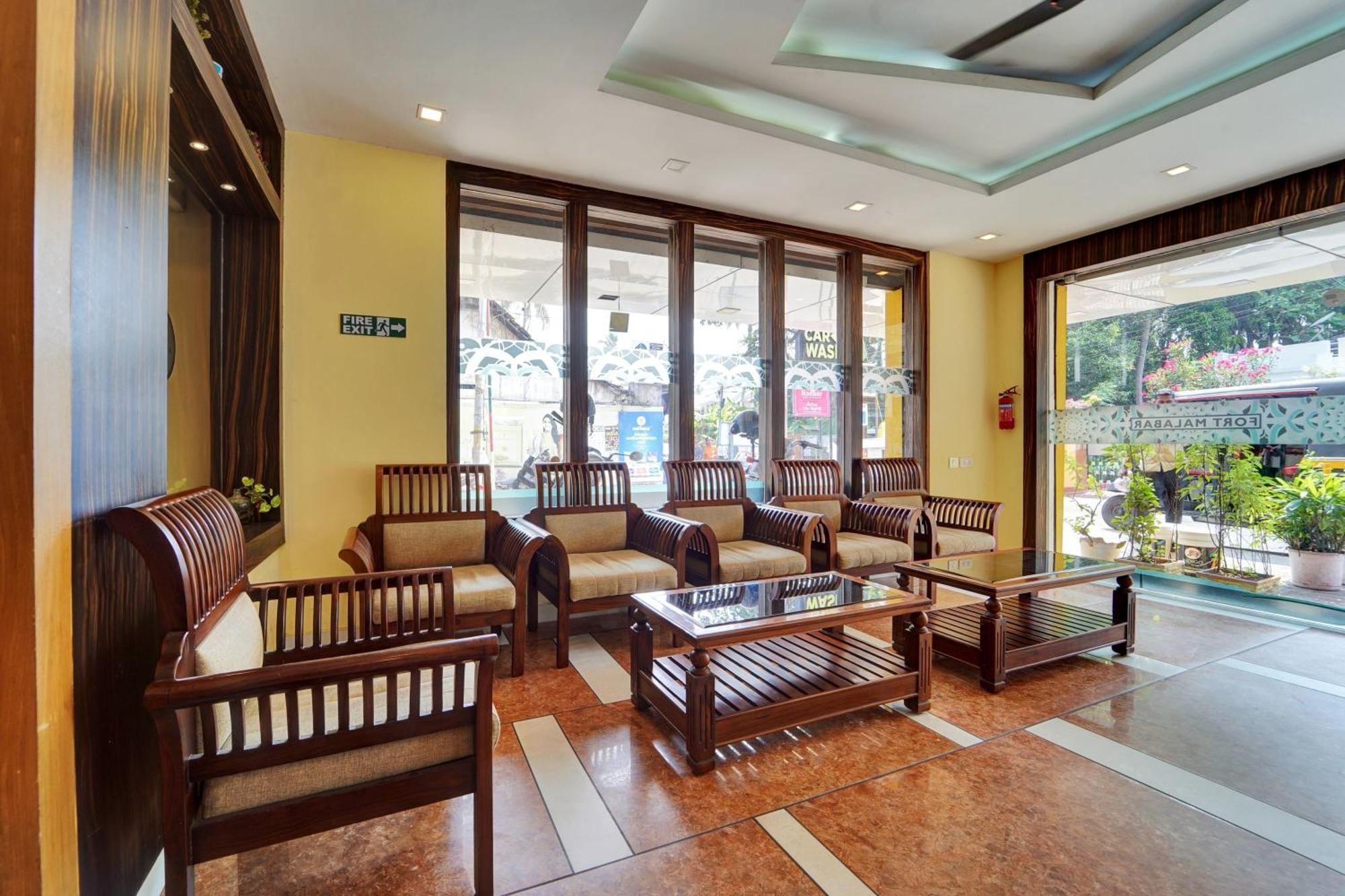 Отель Super Townhouse Ernakulam North Коччи Экстерьер фото