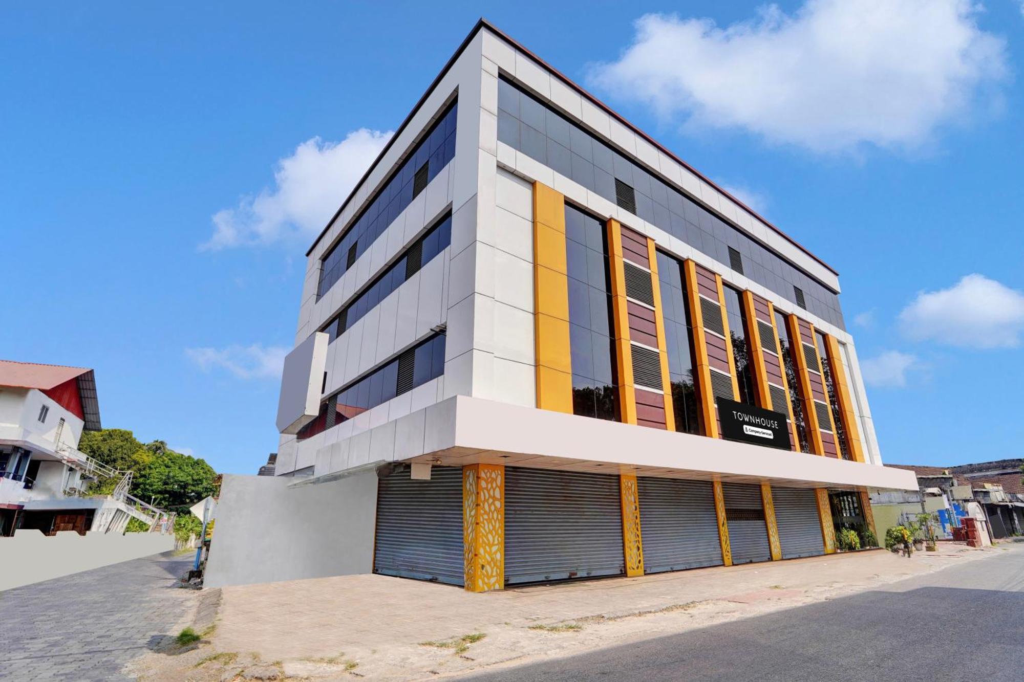 Отель Super Townhouse Ernakulam North Коччи Экстерьер фото